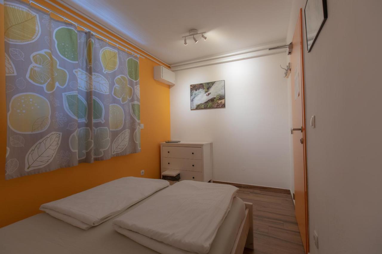 Hostel Soca Rocks Бовец Екстер'єр фото